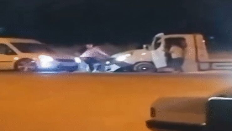 Adana'daki sürücülerin kavgası kameraya takıldı