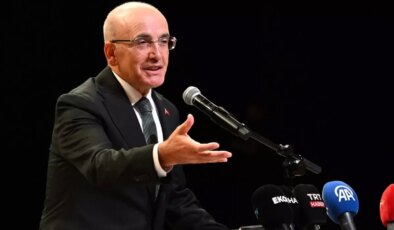 Bakan Şimşek’ten canlı yayına damga vuran sözler: Bu sene başımıza gelmeyen kalmadı