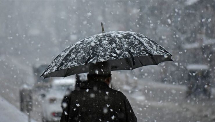 Beklenen kar bu bölgelere düştü, Meteoroloji 3 ili uyardı