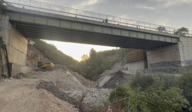 Bilecik’te Hamsu Köprüsü güvenlik sebebiyle trafiğe kapatıldı