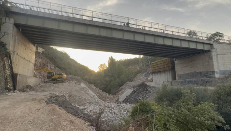 Bilecik’te Hamsu Köprüsü güvenlik sebebiyle trafiğe kapatıldı