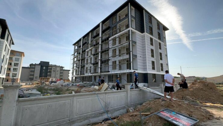 Boya yaparken inşaatın 4. katından düştü