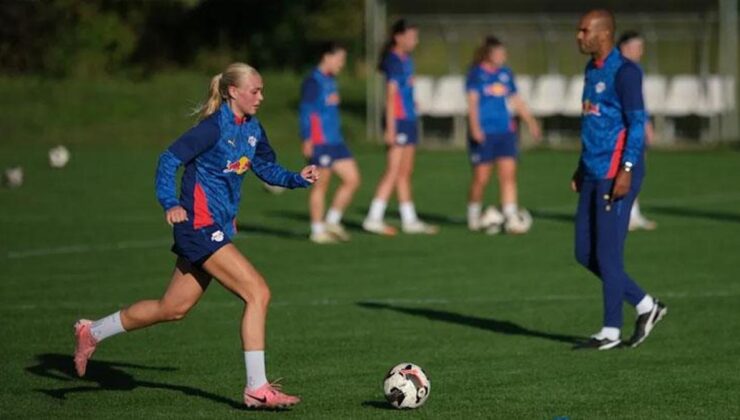 Bundesliga ekibi Leipzig’de yıldız transferin eşi deneme antrenmanlarında