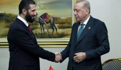 Cumhurbaşkanı Erdoğan Katar’da Ahmed Şara ile görüştü! Dikkat çeken SDG vurgusu