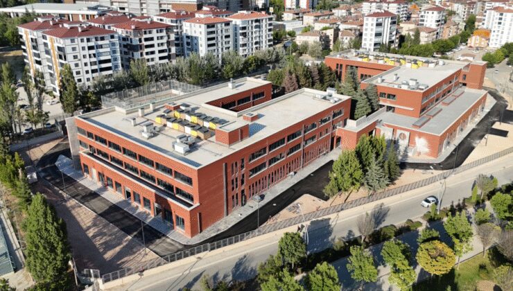Depremde yıkıldı, CHP’yle yeniden yükseldi… Açılışını Özgür Özel yapacak