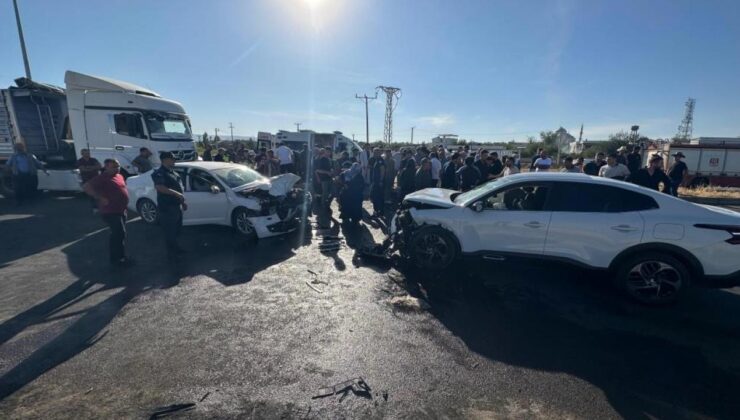 Diyarbakır’da otomobiller çarpıştı: 8 yaralı