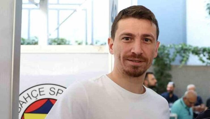 Fenerbahçe’nin kaptanı Mert Hakan Yandaş oyunu kullandı