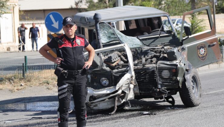 Iğdır'daki trafik kazasında 1'i polis 4 kişi yaralandı