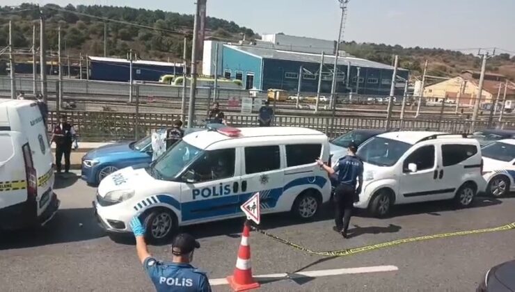 Küçükçekmece'de hareketli dakikalar: Araçta cesedi bulundu
