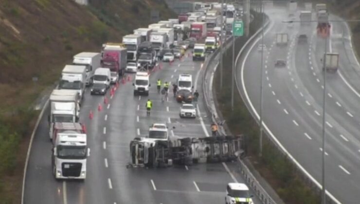 Kuzey Marmara Otoyolu'nda TIR devrildi: Ekipler bölgeye sevk edildi