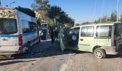 Manisa’da öğrenci servisi kaza yaptı! Yaralılar var!
