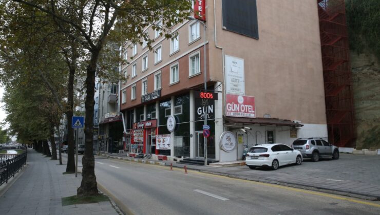 Otel penceresinden düşen kadın hayatını kaybetti