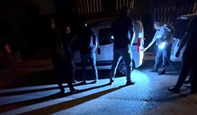 Park yeri kavgasında komşusunu silahla öldürdü, kızını yaraladı