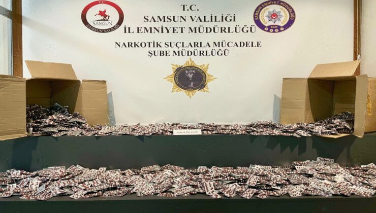 Samsun'da gardıroba gizlenmiş 47 bin 824 sentetik ecza hapı yakalandı