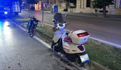 Sivas'ta motosikletler çarpıştı; 1'i ağır 2 yaralı