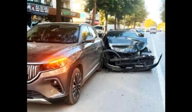 Togg’a çarpan BMW paramparça oldu! Sosyal medyayı sallayan görüntü
