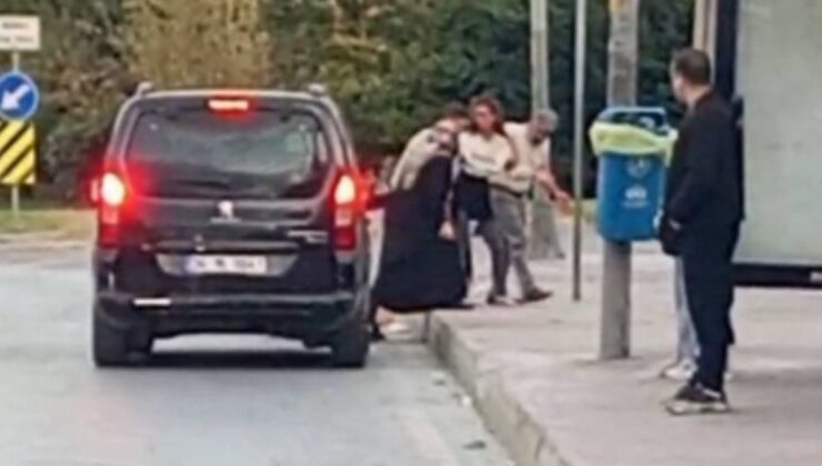 Trafiğin ortasında yola atlayıp yere oturdu!