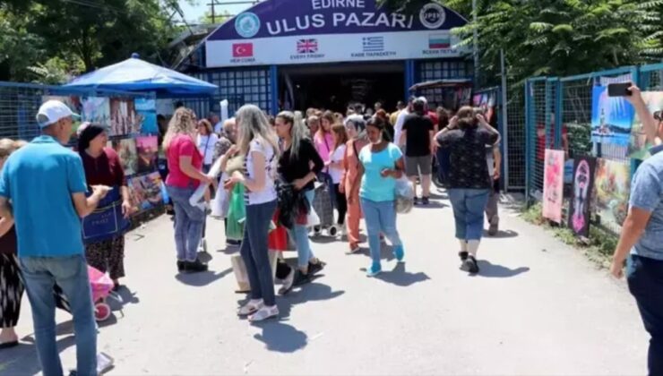 Türkler çekildi, ortalık onlara kaldı… Sınırdan akın akın geliyorlar
