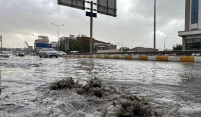 Van’da sağanak etkili oldu