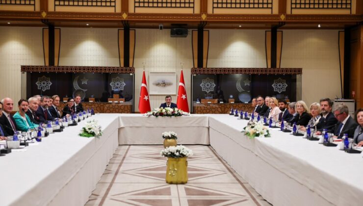 Yılmaz, AB üyesi ülkelerin büyükelçileriyle görüştü