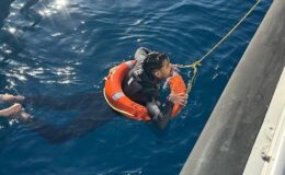 Yunan adalarına yüzerek geçerken ölüyorlardı