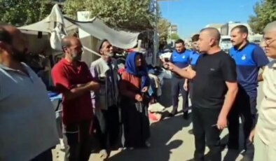 Zabıta müdürü, pazarcı esnafını sıraya dizip azarladı: Şımarıyorsunuz