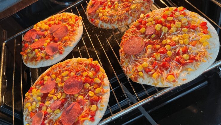 Zincir marketlerde satılan pizza ifşa oldu: Et diye bakın ne yemişiz