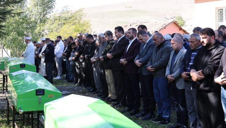 3'ü kardeş 4 tabut yan yana! Bir şehri kahreden kaza