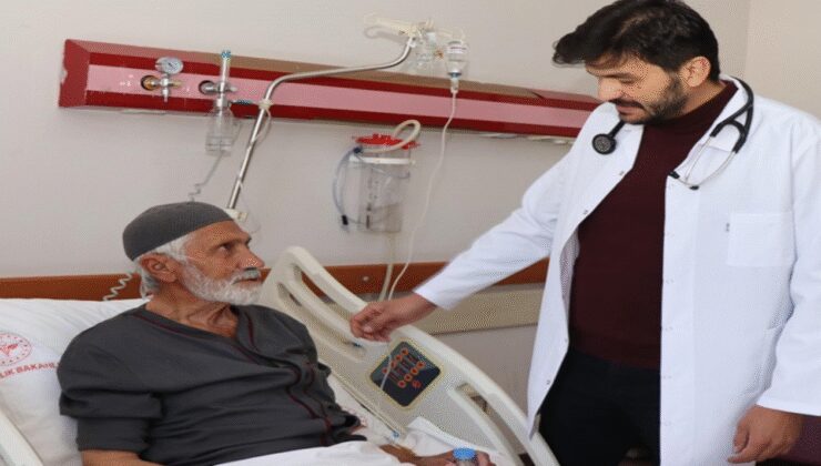 Acile getirilen hastanın kalp zarında 1 litre sıvı çıktı