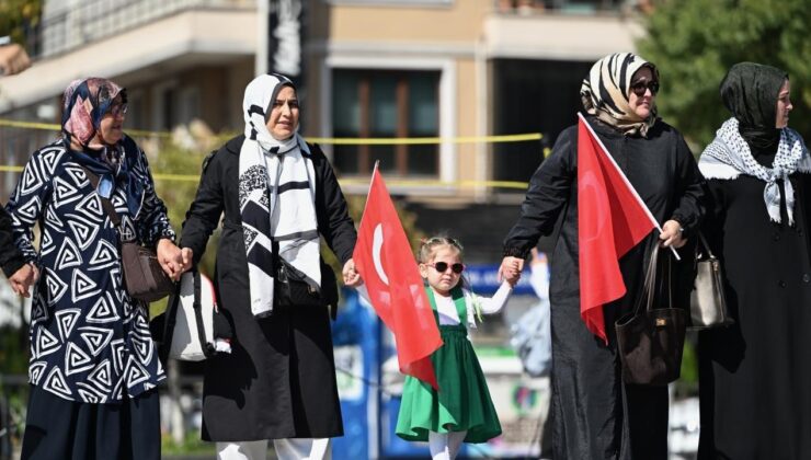 AK Parti Kadın Kolları’ndan ‘Gazze için sessiz çığlık’ etkinliği