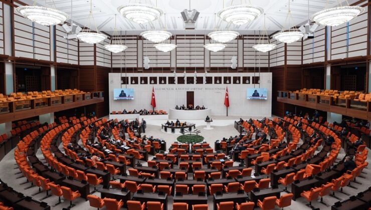 AKP ve MHP'de eller yine 'ret' için kalktı