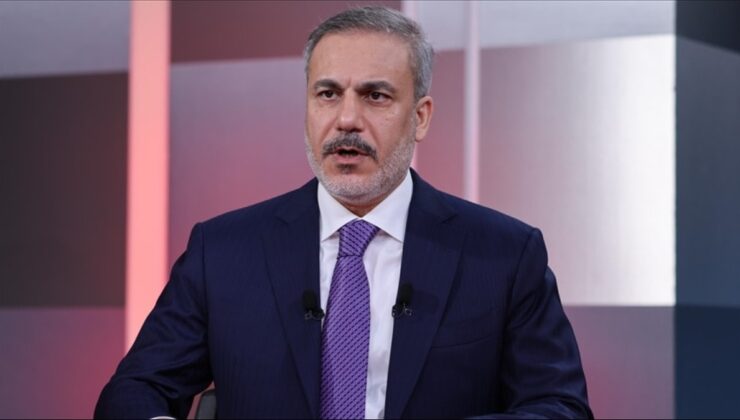 AKP’li yazardan bomba iddia: Parti içinde ‘Hakan Fidan krizi’