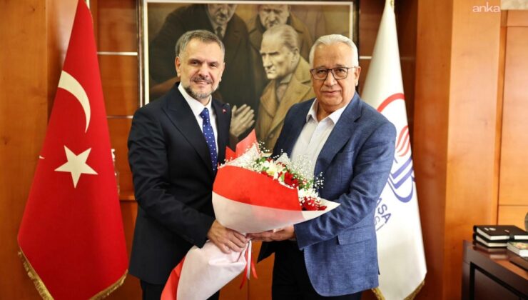 AKP'li İbrahim Akın göreve başladı