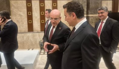 Ali Babacan ve Mehmet Şimşek'in resepsiyonda ne konuştuğu ortaya çıktı!