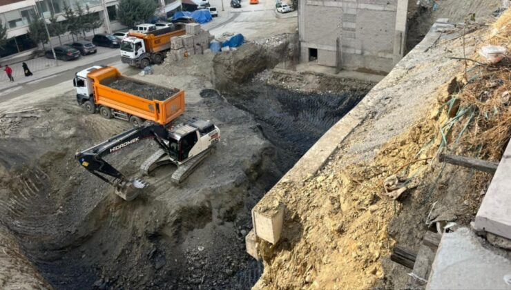 Ankara'da faciadan kıl payı dönüldü: 17 katlı bina tahliye edildi