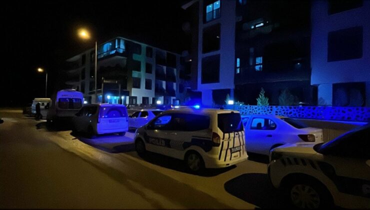 Apartman dairesinde dehşet:  Anne, baba ve oğulları öldürülmüş halde bulundu