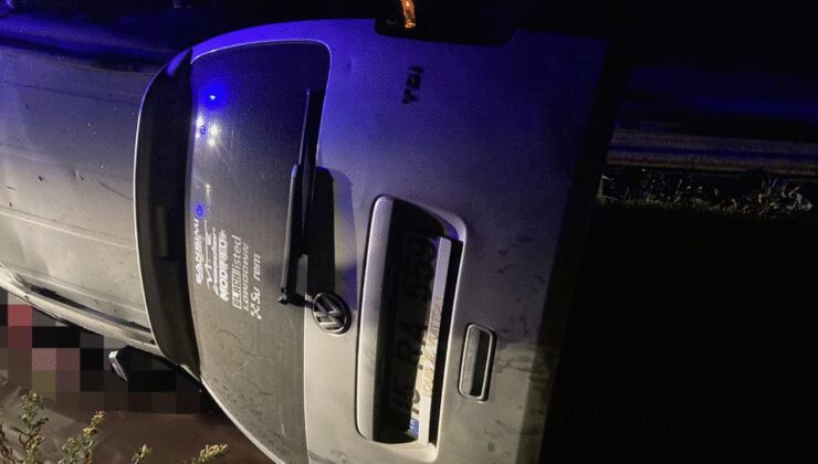 Aracıyla şarampole devrilen sürücü felaketi yaşadı