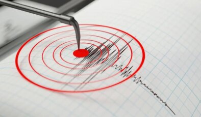 Balıkesir’de bir korkutan deprem daha! Çevre illerde de büyük panik yaşandı