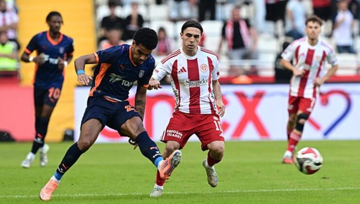 Başakşehir, Antalya’da farka koştu! Antalyaspor – Başakşehir maçı sonucu: 0-4