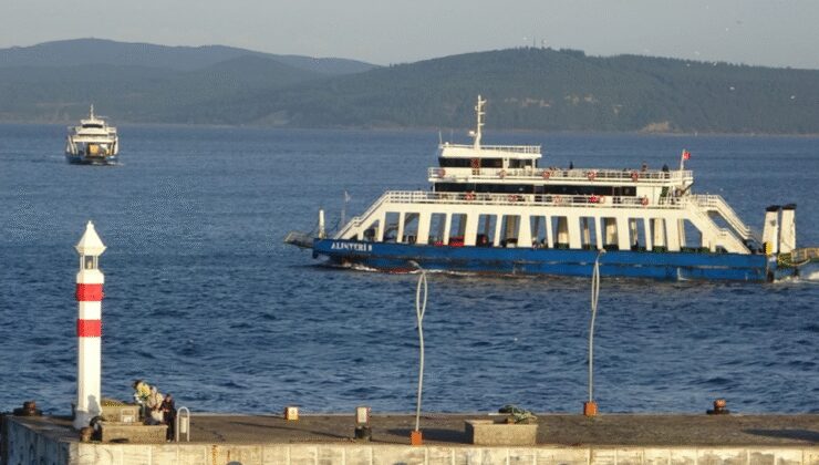 Bozcaada ve Gökçeada feribot seferlerine fırtına engeli
