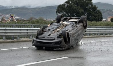 Bursa’da takla atan araçtan mucize kurtuluş