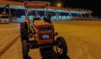 Bursa'da otoyolda traktörle seyreden sürücüye para cezası uygulandı