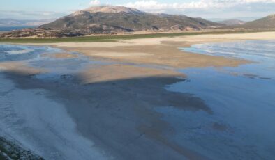 Buzul çağından beri bir ilk! Eğirdir Gölü ikiye bölündü