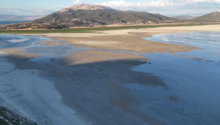 Buzul çağından beri bir ilk! Eğirdir Gölü ikiye bölündü