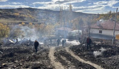 Çankırı’da çıkan yangında 6 ev kullanılamaz hale geldi