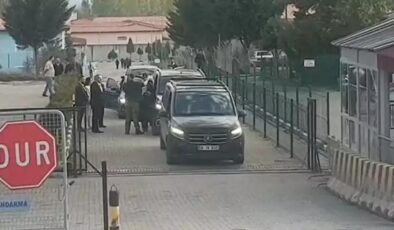 CHP lideri Özel, İBB Medya A.Ş. Başkanı Türker'i cezaevinde ziyaret etti