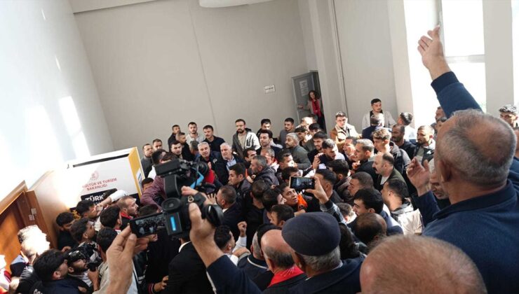 CHP'nin Malatya kongresinde kavga: Polis müdahale etti