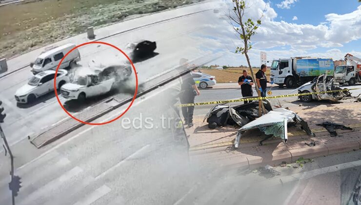 Cinayet gibi kaza kamerada: Otomobil ikiye bölündü