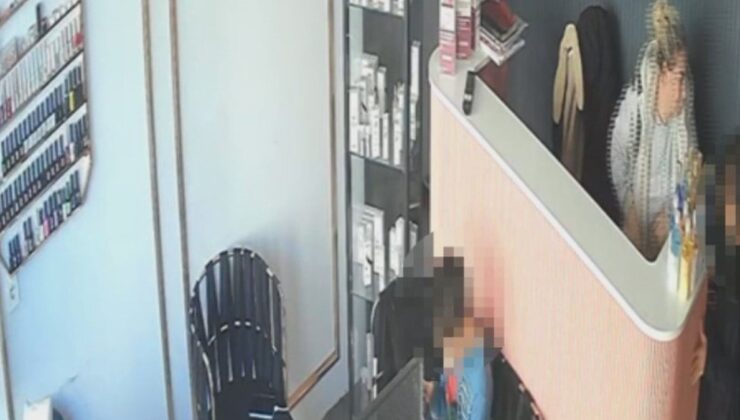Çocuklara aldırmadan paraları çaldı: Hırsızlık anı kamerada