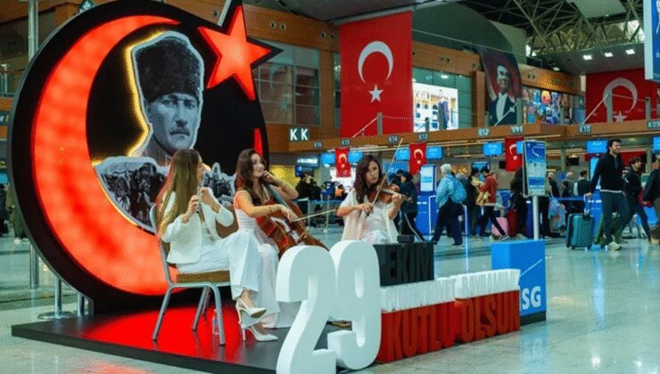 Cumhuriyet Bayramı Sabiha Gökçen Havalimanı'nda kutlandı